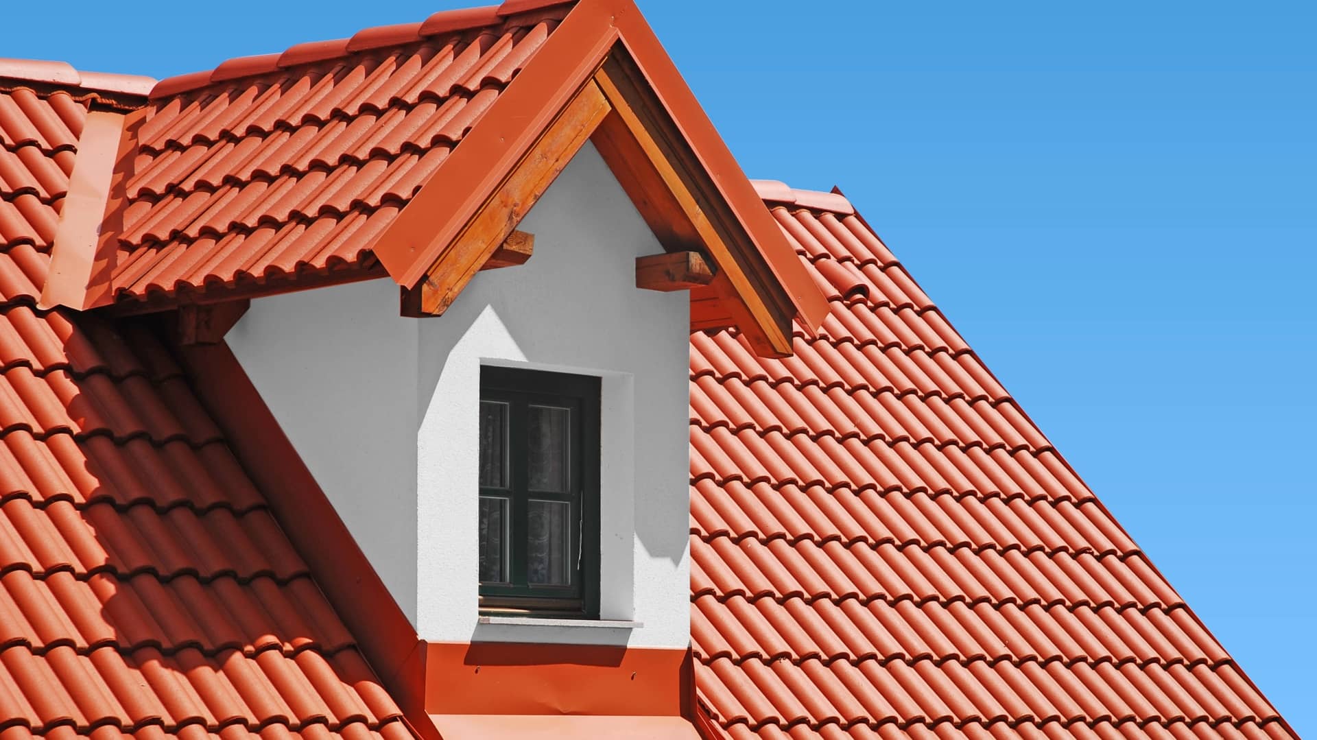 Cloverleaf Roof Pros Banner